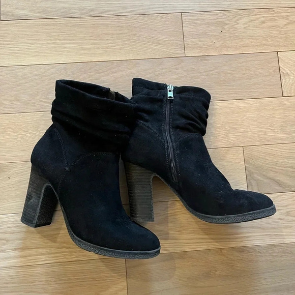 Chelsee girl black heeled booties size 7 - Picture 3 of 9
